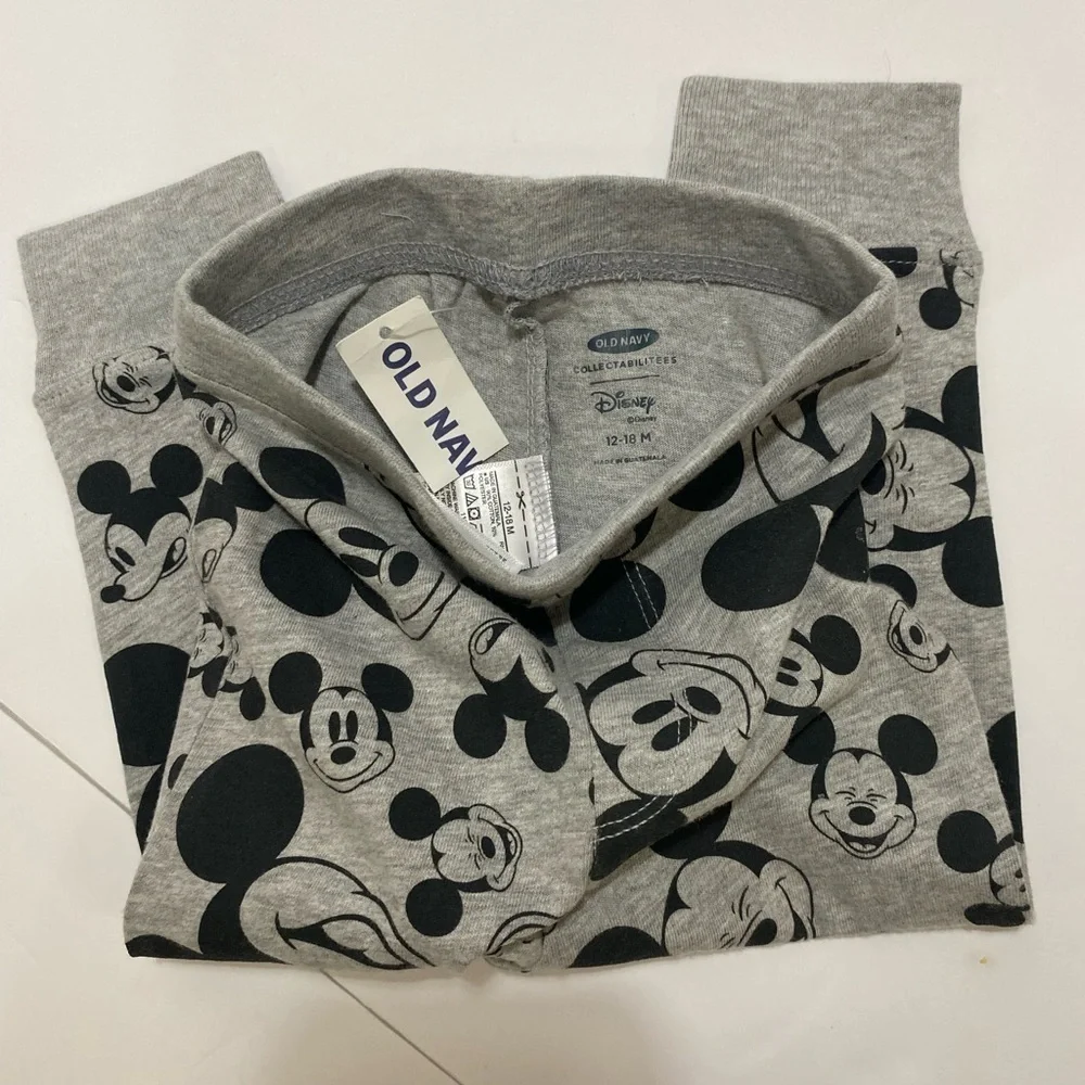 NWT 🆕OLD NAVY DISNEY ⭐️ DISNEY SWEATS 12-18 mo